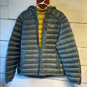 L.L. Bean Ultralight 850 Downjacket green Mens Reg